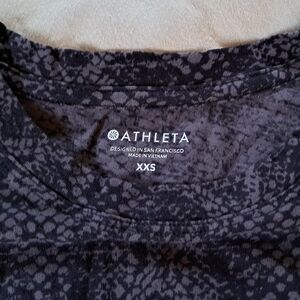 🖤🩶ATHLETA Organic Cotton Daily Snake Print Tee Black/Grey Size XXS